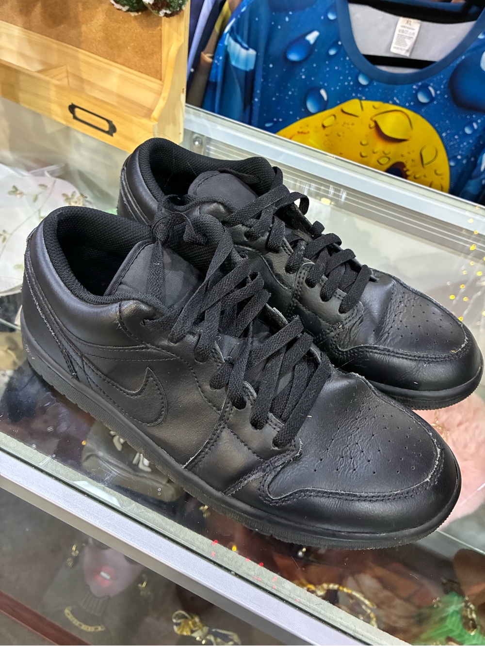 Nike Black Low-Top Leather Sneakers with Matte Finish